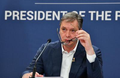 Vučićevo crtanje mete na Dinku Gruhonjiću