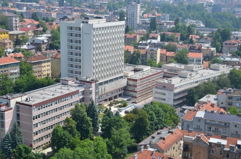 LJEKARSKA KOMORA UPOZORAVA: Spajanje Opšte bolnice i Kliničkog centra je nezakonito!