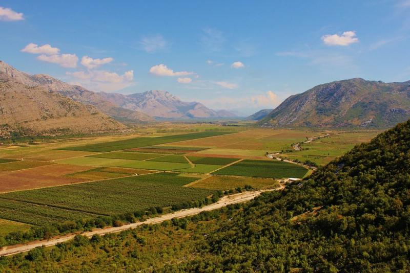 Predizborno je vrijeme, zrak miriše na nepravdu, zato skrenite sa poznatog puta