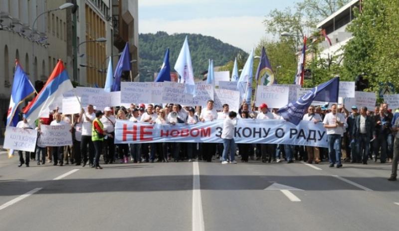 Zbog sukoba poslodavaca, sindikata i Vlade - ispaštaju radnici!