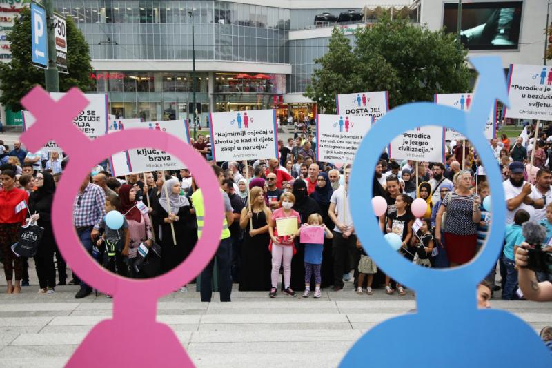 Demonstracija moći privilegirane većine