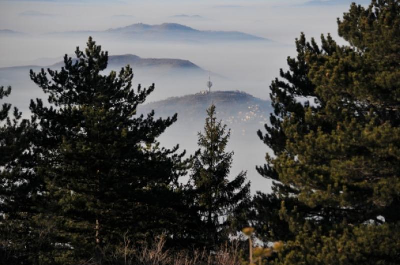 IZNAD I ISPOD SMOGA: Trebević i Sarajevo