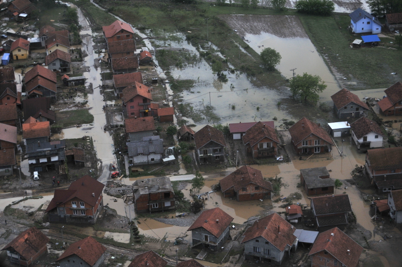 PONOVO POPLAVE U BiH: Najteže u Tuzlanskom kantonu, u Zavidovićima stanje prirodne nesreće