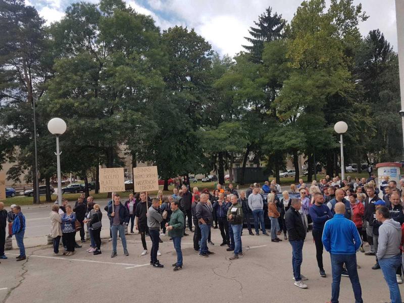 Radnici Binasa u novu godinu ušli bez pet plata