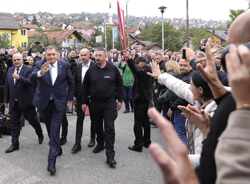 Događanja naroda, rušenje okupacione vlasti, mirno razdruživanje uz pomoć Rusije