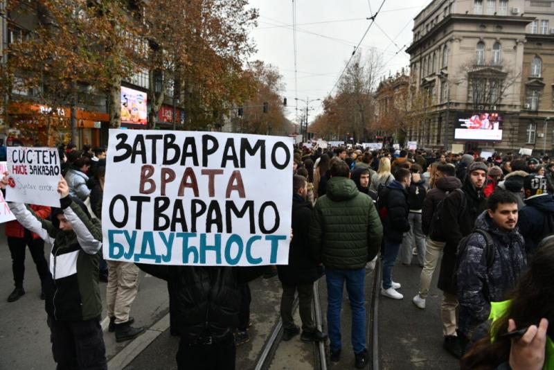 Demontaža oboljelog društva za nova pokolenja