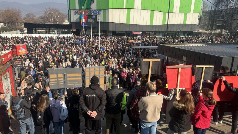 Hiljade Zeničana izašlo na ulice zbog siromaštva i političke nestabilnosti