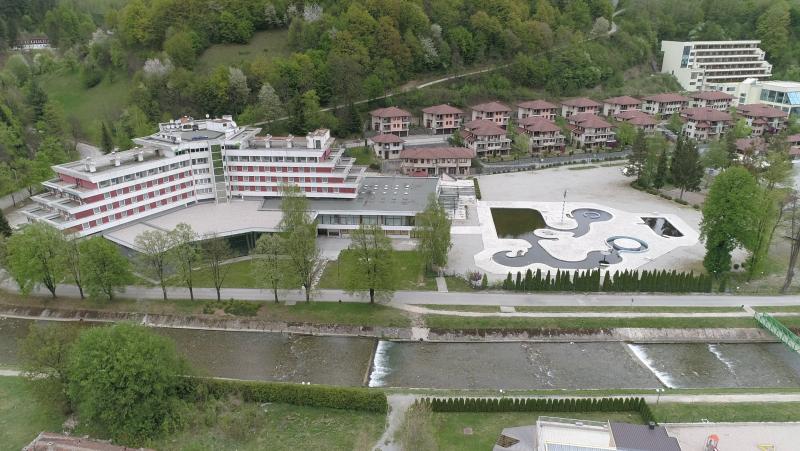 Prekomjerno zapošljavanje bez konkursa i milionski dug za hranu
