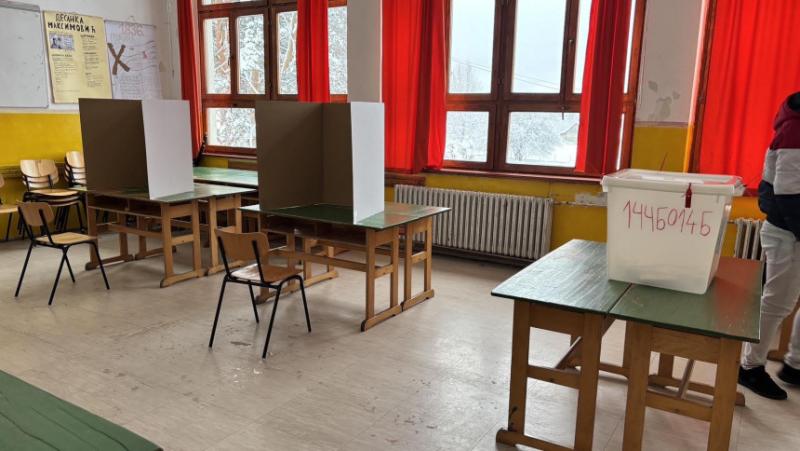 Otvorena biračka mjesta, problemi sa internetom i električnom energijom