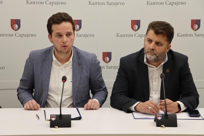 Savjetnici za prikupljanje informacija, organizovanje sastanaka, bustovanje i trošenje budžeta