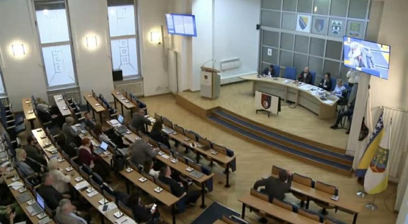 Prihvaćena ostavka Nihada Uka, pada i Vlada KS-a