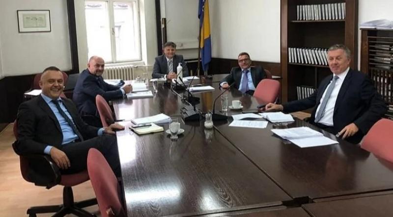 Da li je privatna tužba finansirana novcem Komisije za vrijednosne papire?