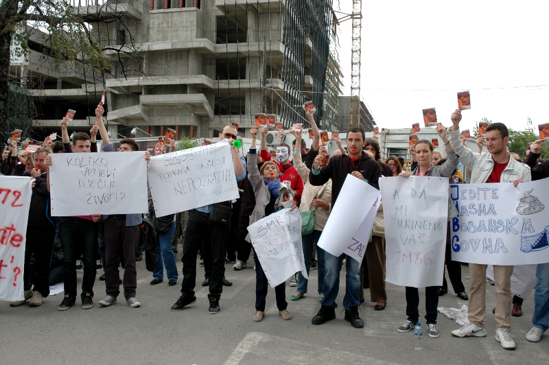 Poruka demonstranata: Političari, ne želimo vašu podršku