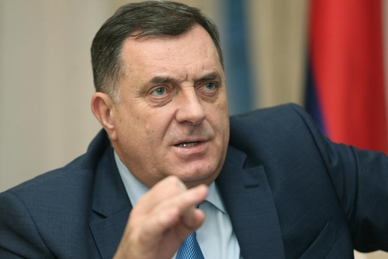 Dodik priznao da prisluškuje opoziciju, pozvao Lukača da interveniše!