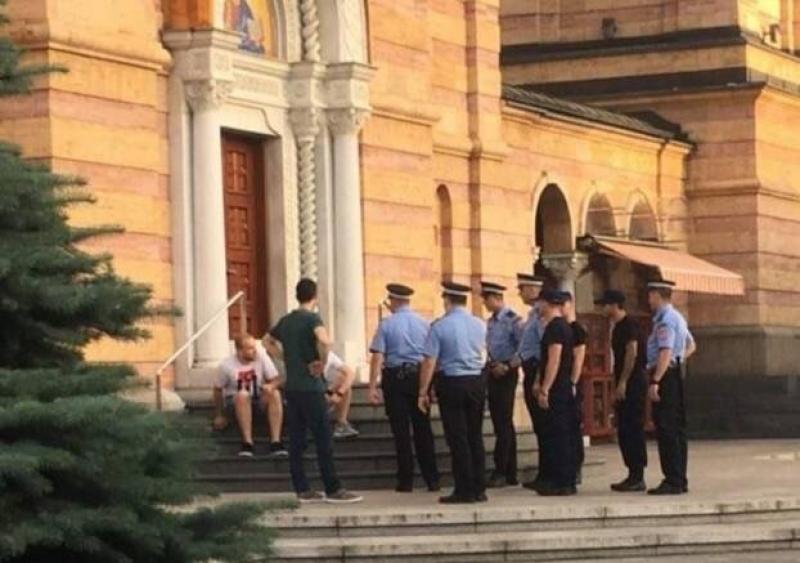 Policija zabranila okupljanje građana ispred crkve Hrista spasitelja