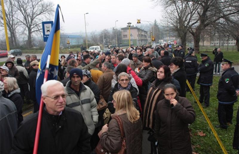 TUZLA: Radnici "Aide" od ponedeljka svaki dan pred zgradom vlade